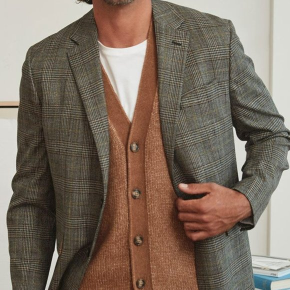 V-Neck Button-Up Sleeveless Vest - Picture 4 of 6